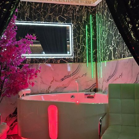 Zajazd Albatros Rzeszow Spa Esterno foto