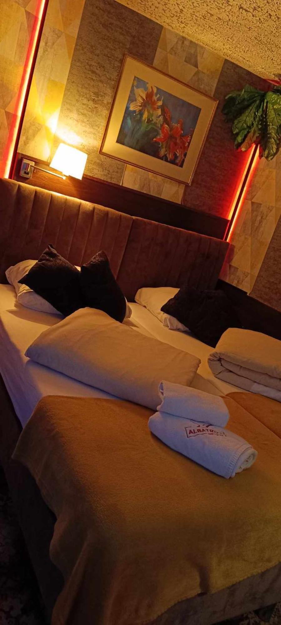 Zajazd Albatros Rzeszow Spa Esterno foto