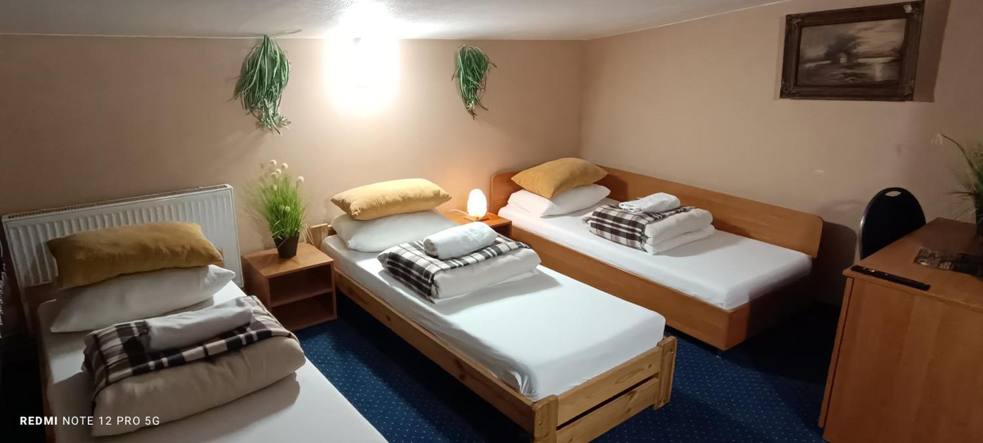 Zajazd Albatros Rzeszow Spa Esterno foto
